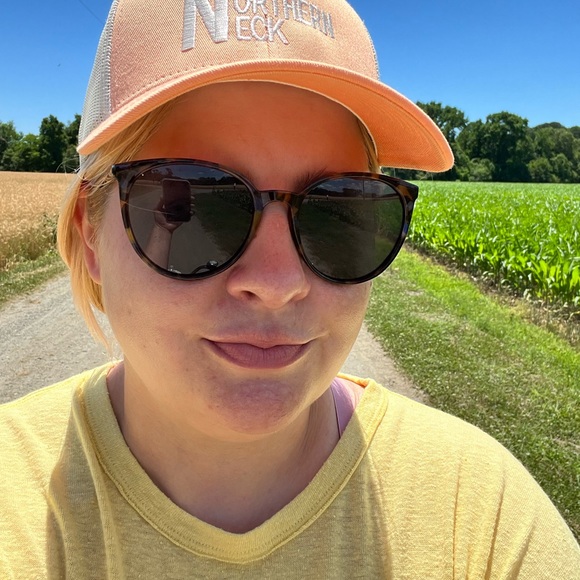 Meet your Posher, Jessica - Picture 2 of 8